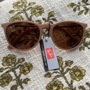 RAY BAN ERIKA ROUND SUNNIES